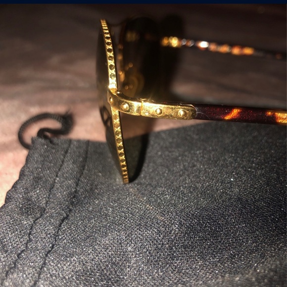 Louis Vuitton Sunglasses (LV) - Picture 4 of 12